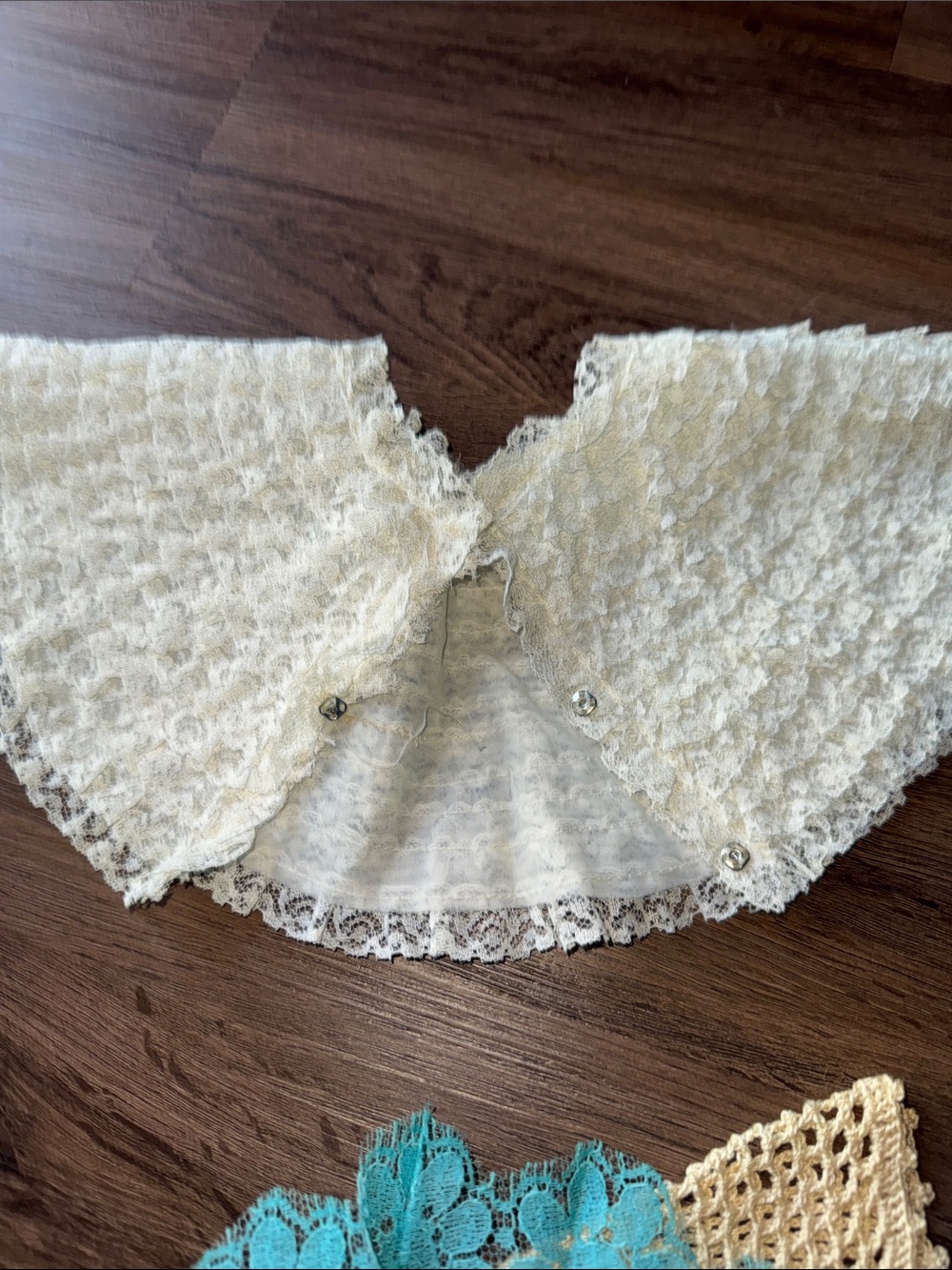 Lace Bundle - Picture 3 of 5
